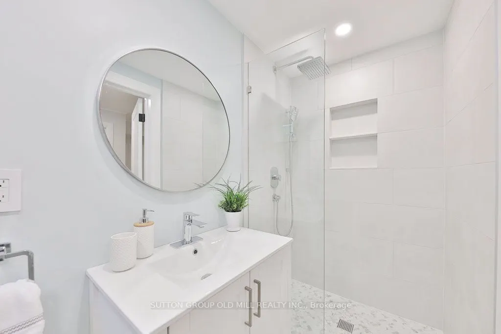 36 Laurelwood Crescent