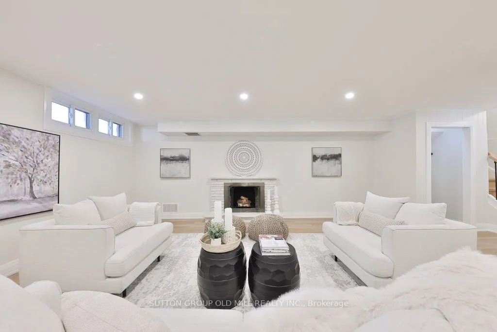 36 Laurelwood Crescent