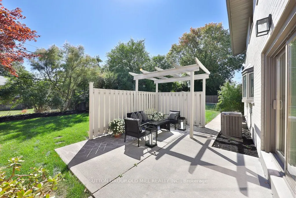 36 Laurelwood Crescent