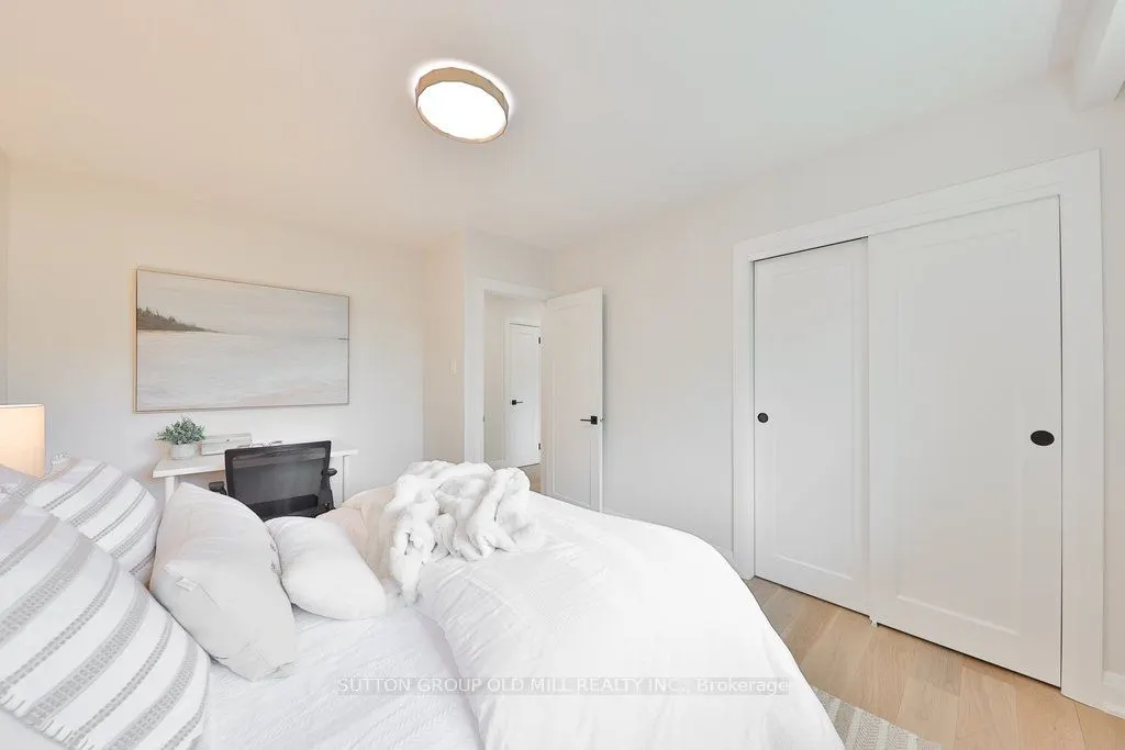 36 Laurelwood Crescent