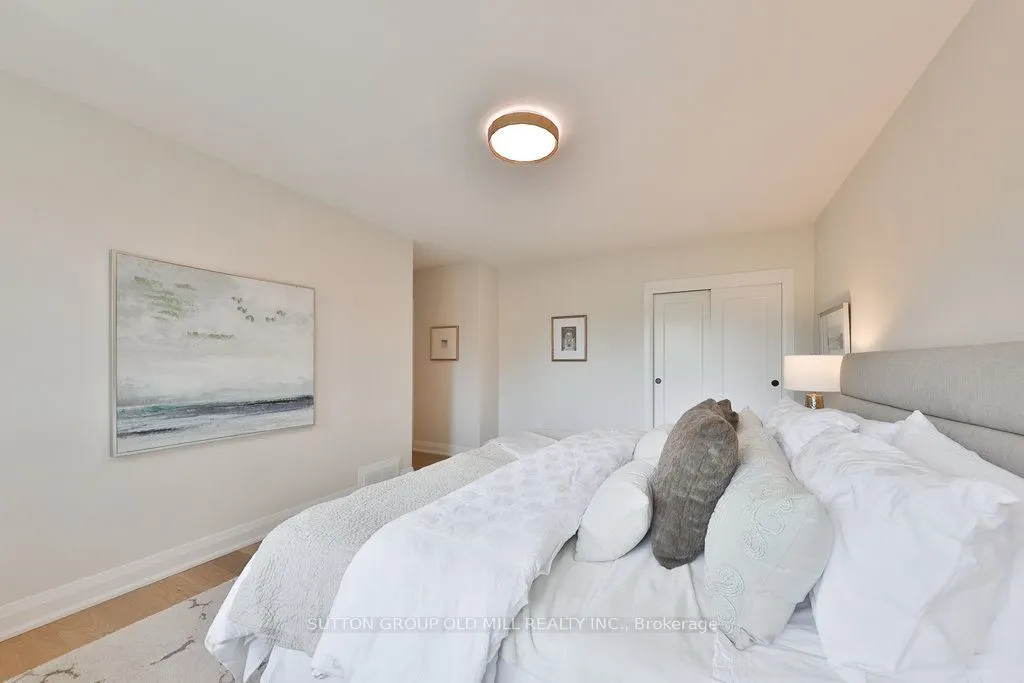 36 Laurelwood Crescent