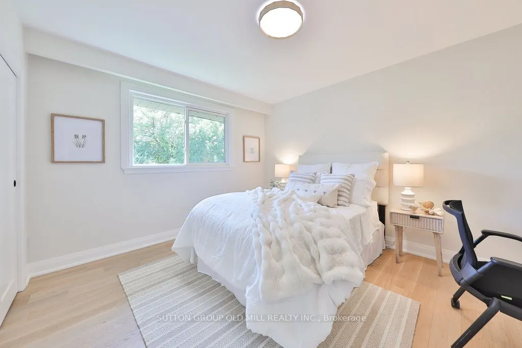 36 Laurelwood Crescent