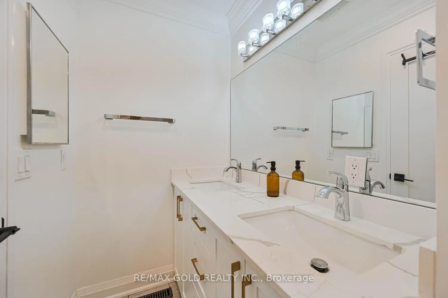 4 Silverstream Road