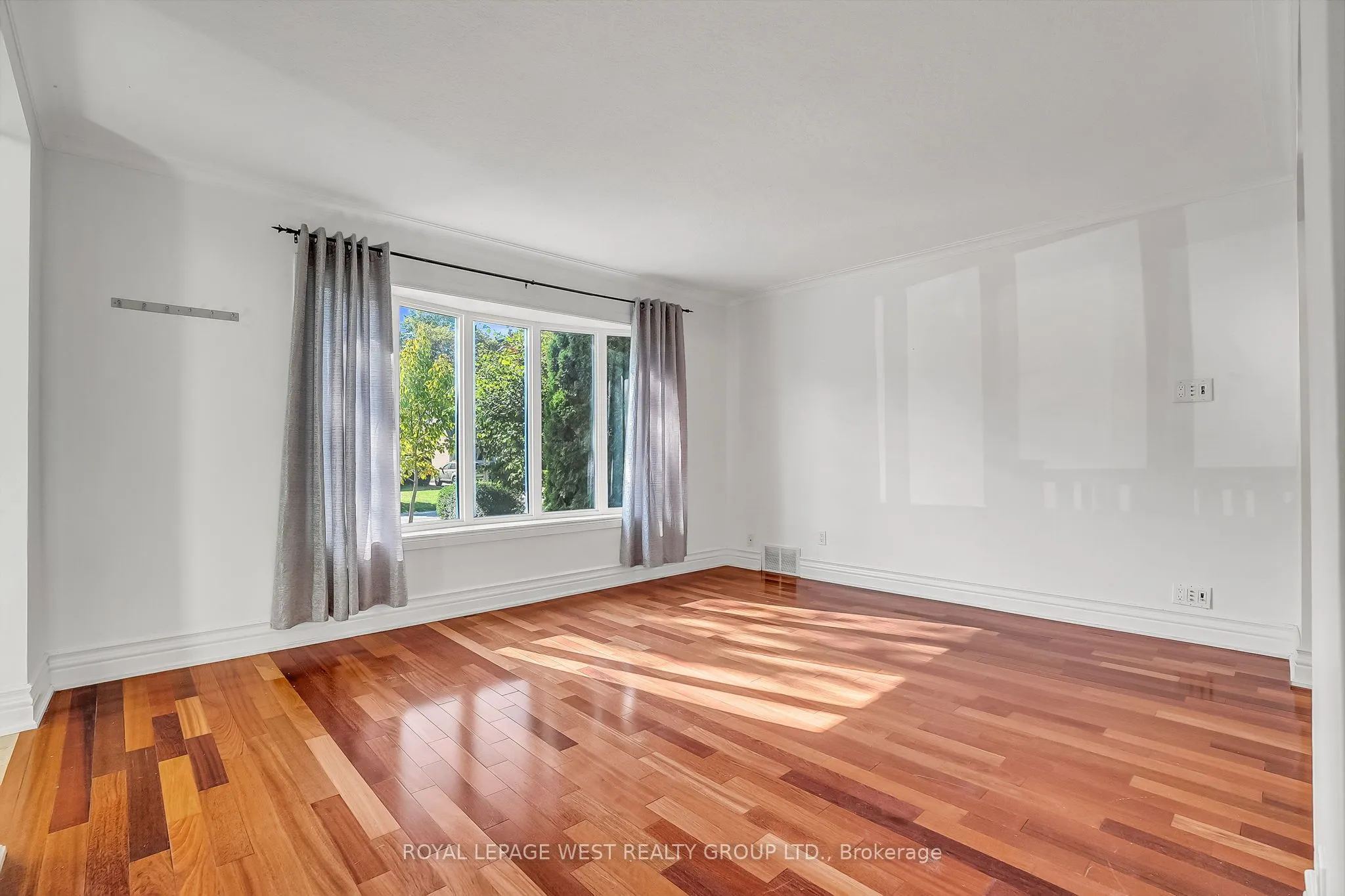 44 Westglen Crescent