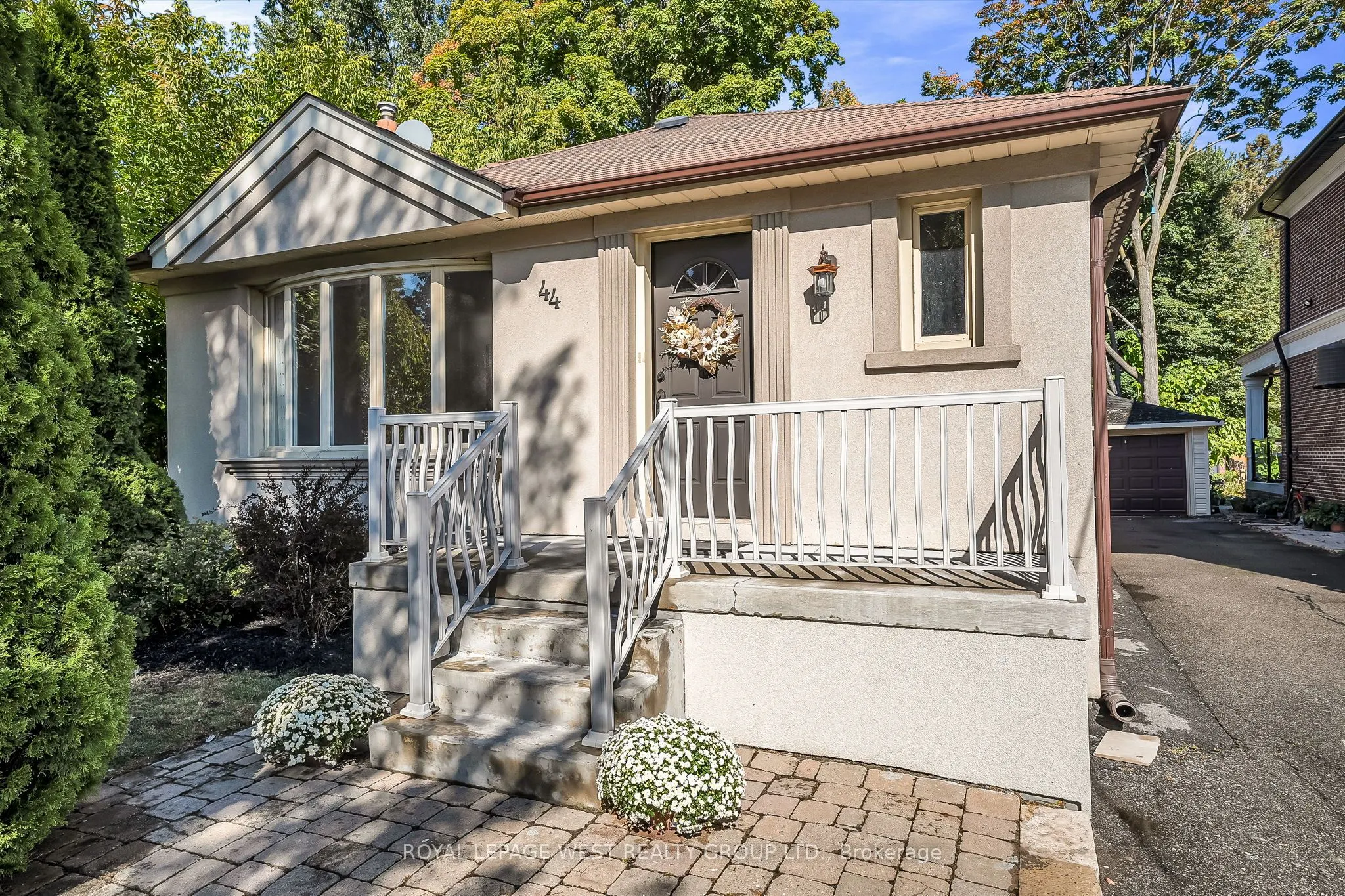 44 Westglen Crescent