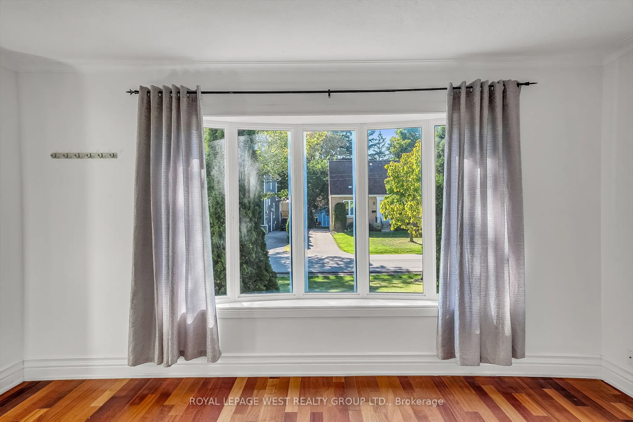44 Westglen Crescent