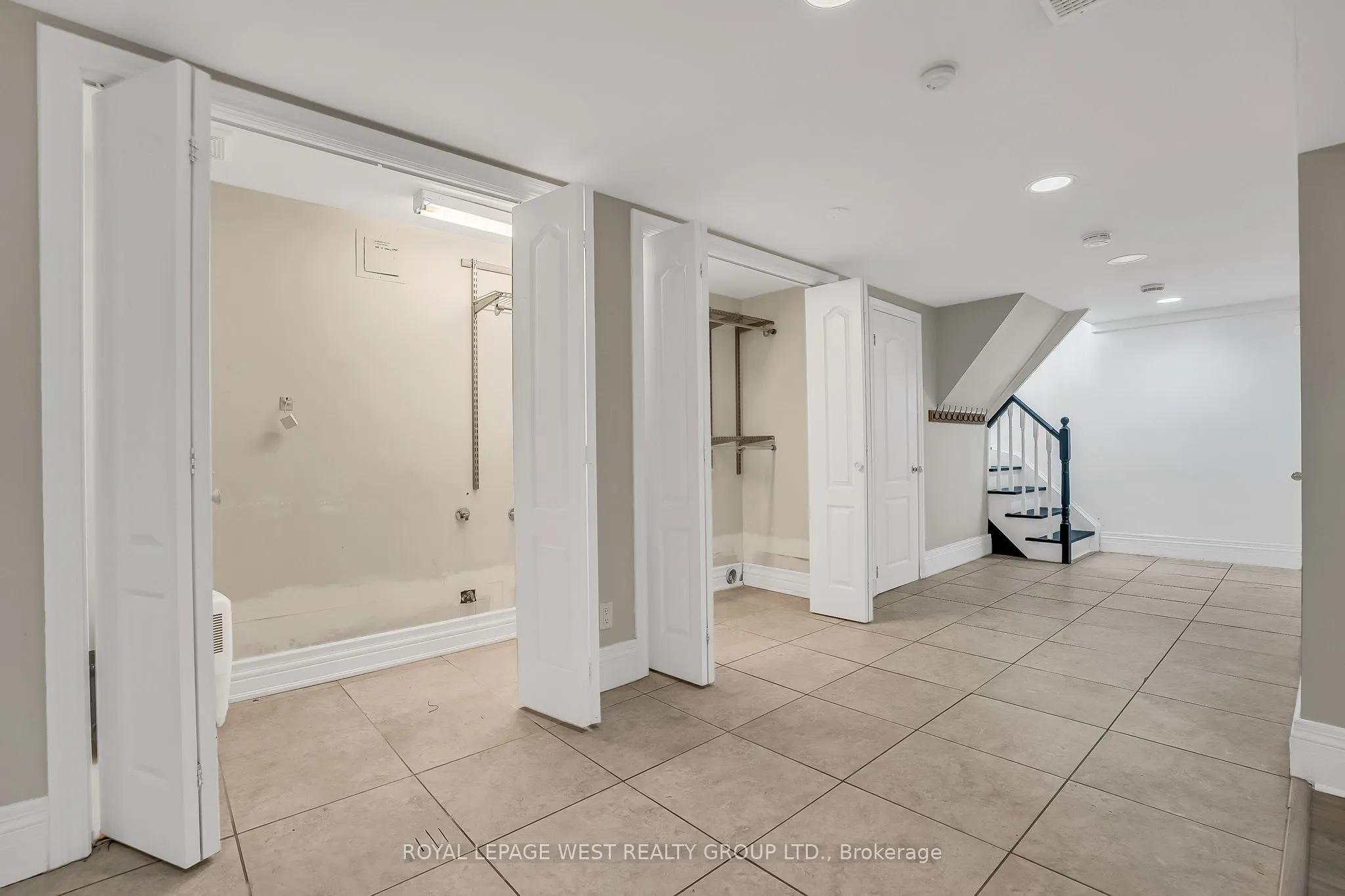 44 Westglen Crescent