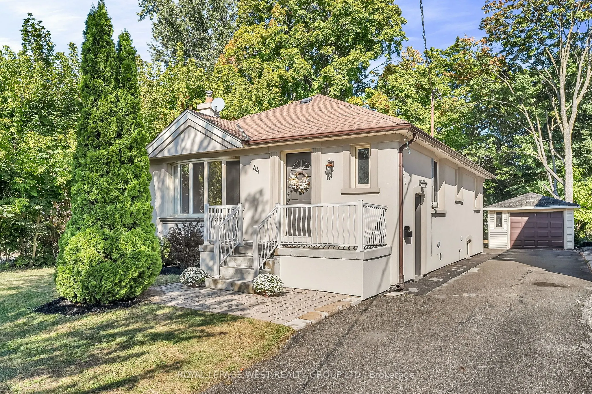 44 Westglen Crescent