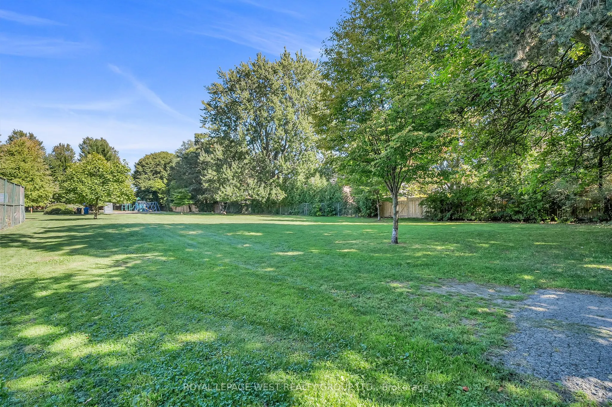44 Westglen Crescent