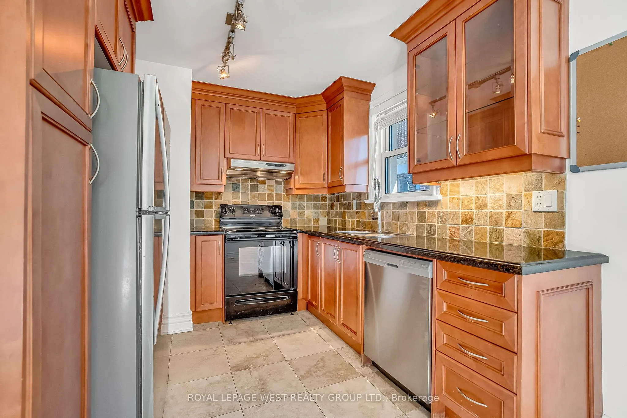 44 Westglen Crescent