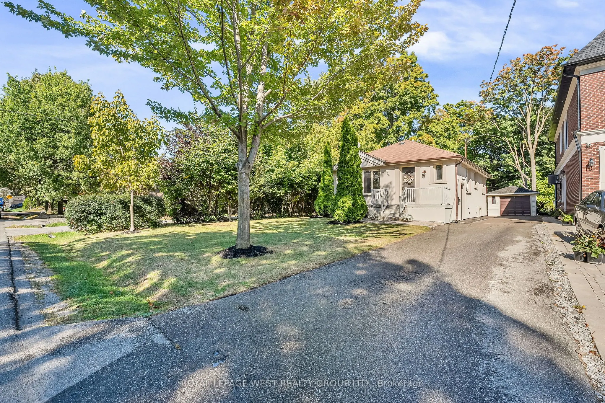 44 Westglen Crescent