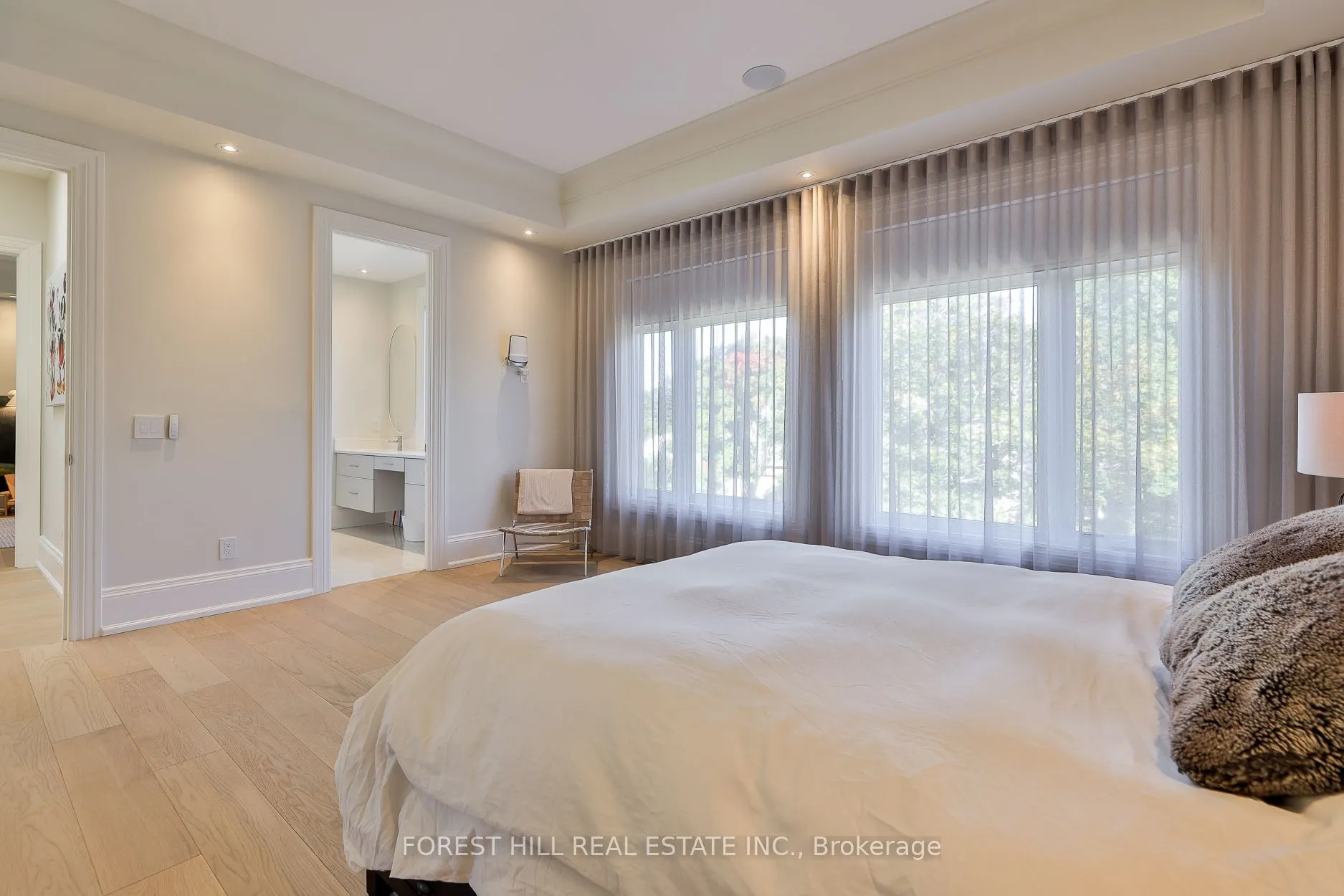 84 Botfield Avenue
