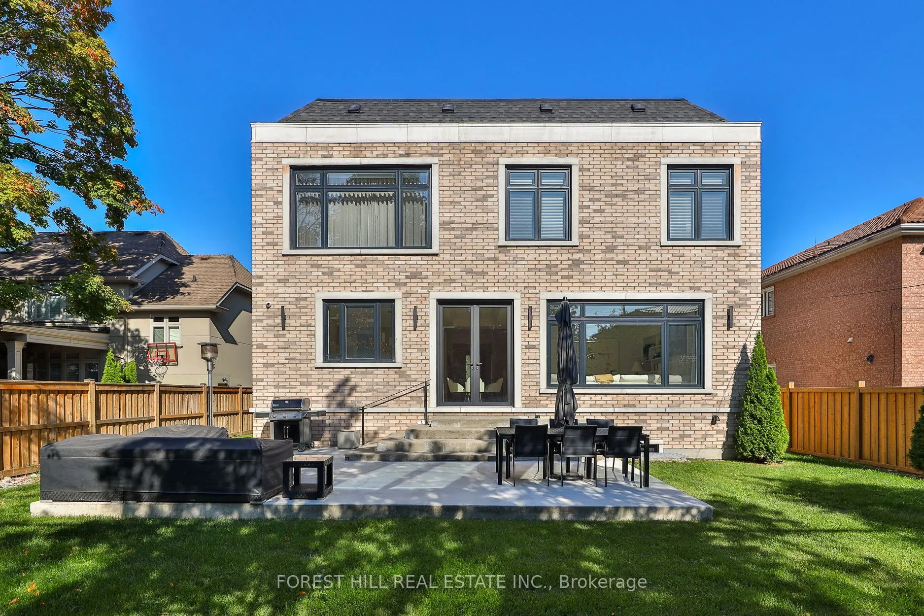 84 Botfield Avenue