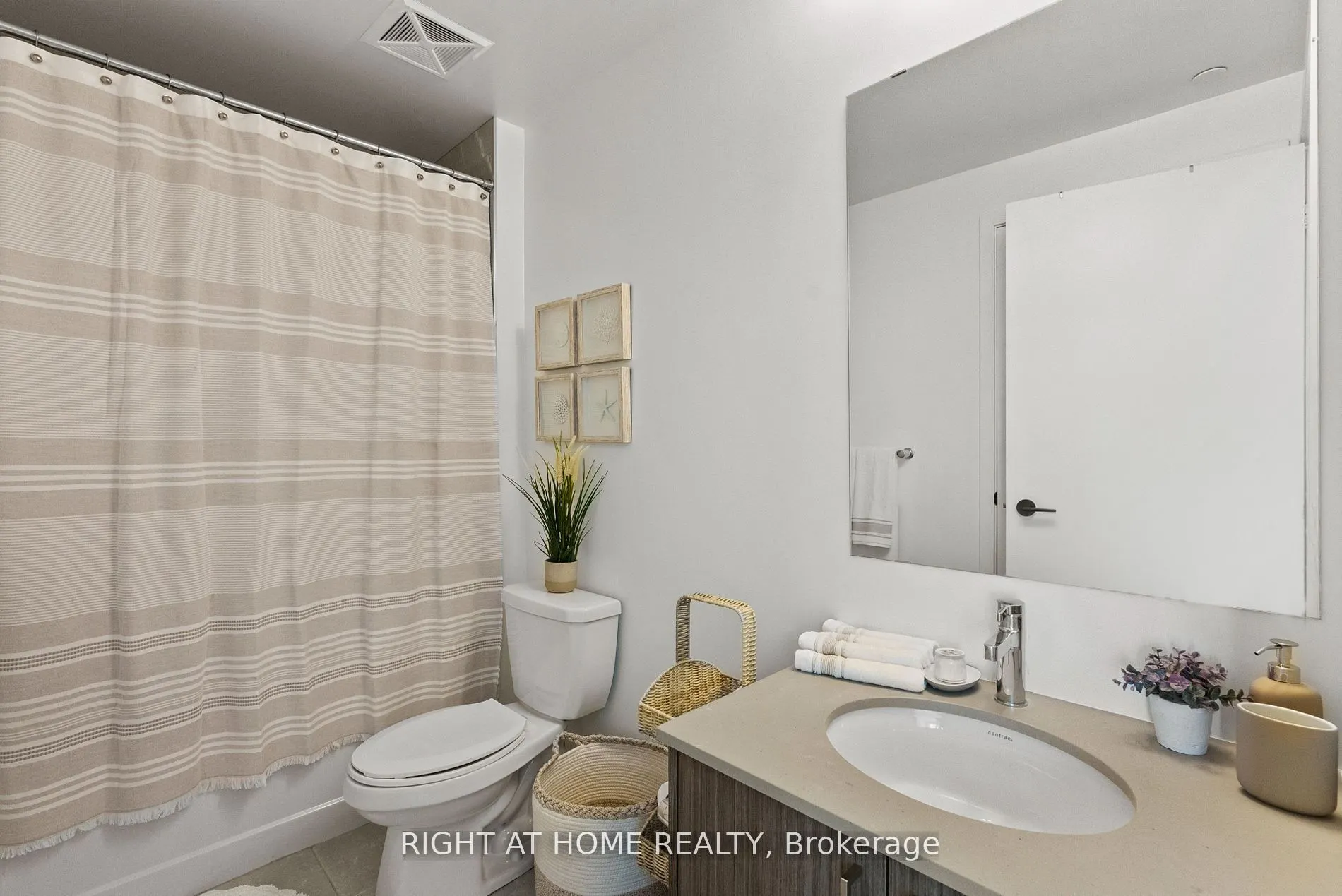 60 George Butchart Drive, #509