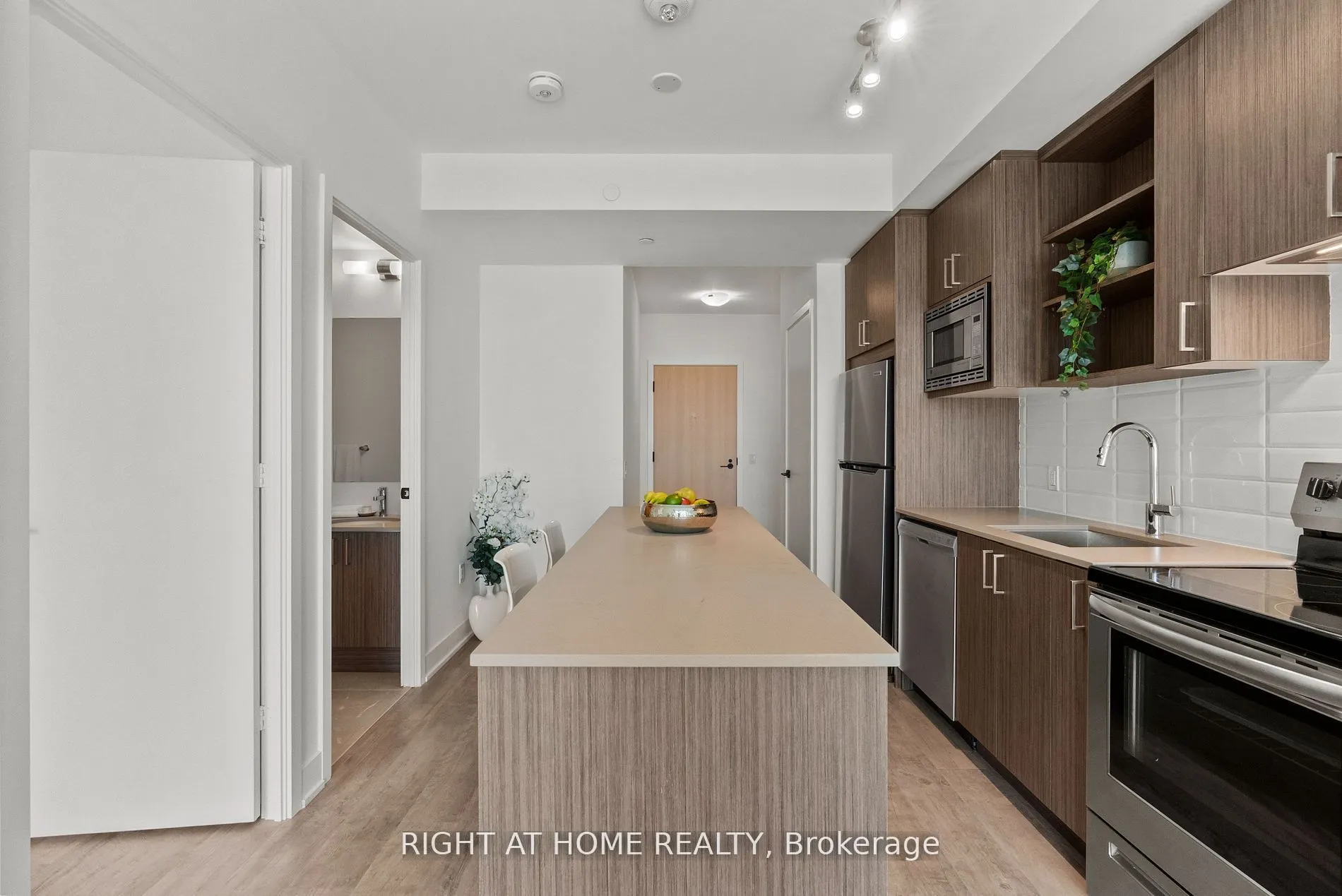 60 George Butchart Drive, #509
