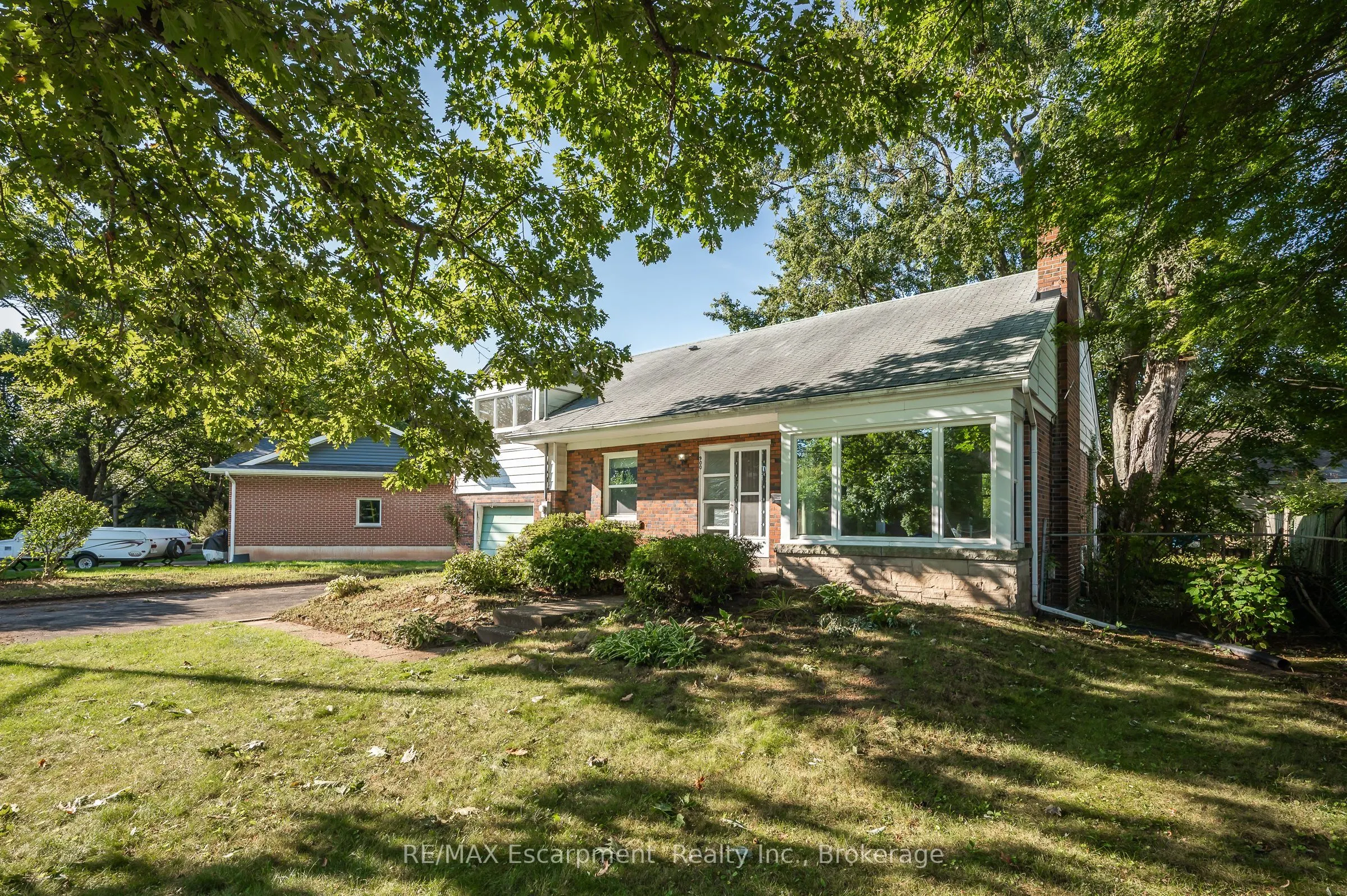 900 Tanager Avenue