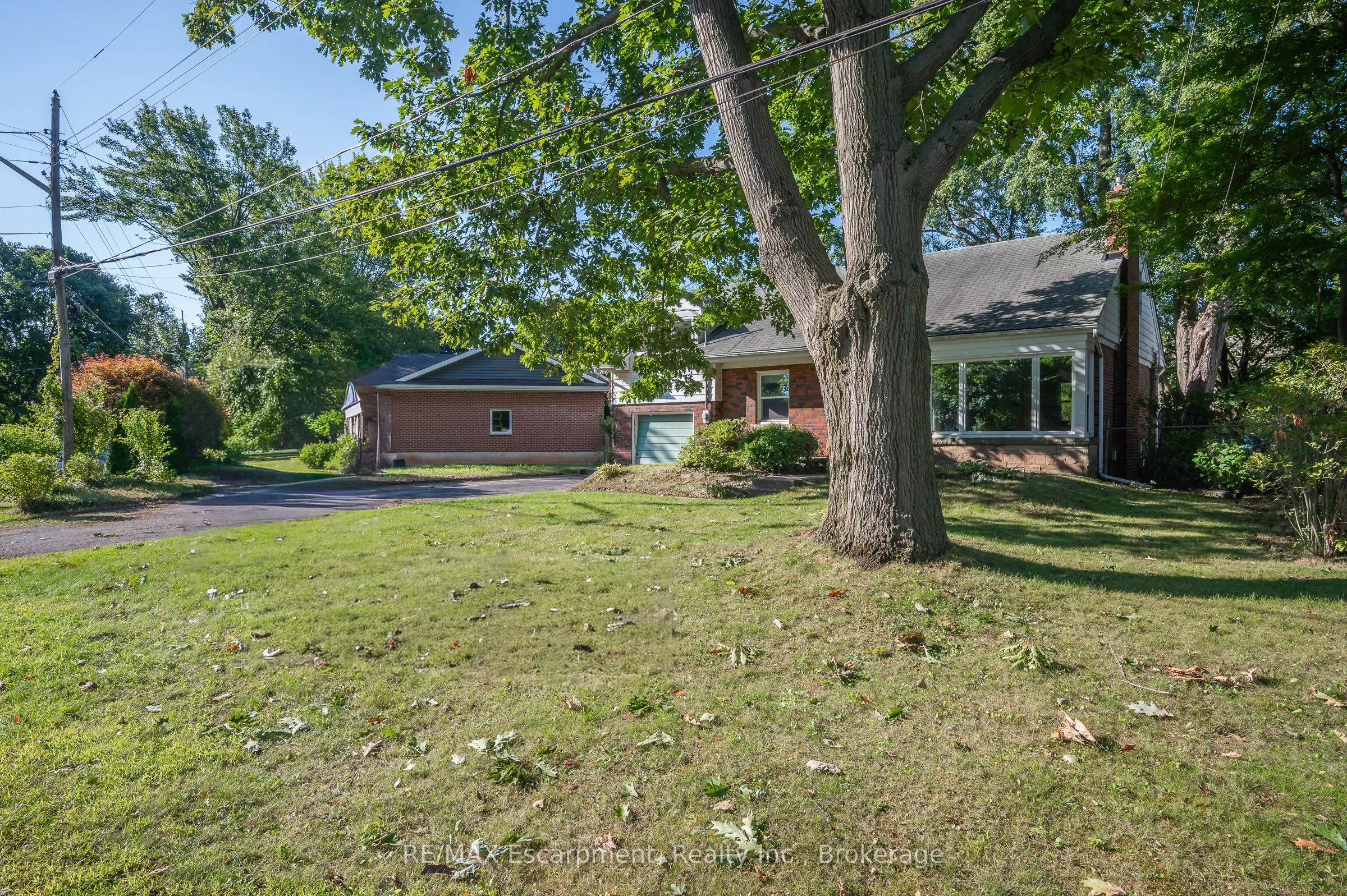 900 Tanager Avenue
