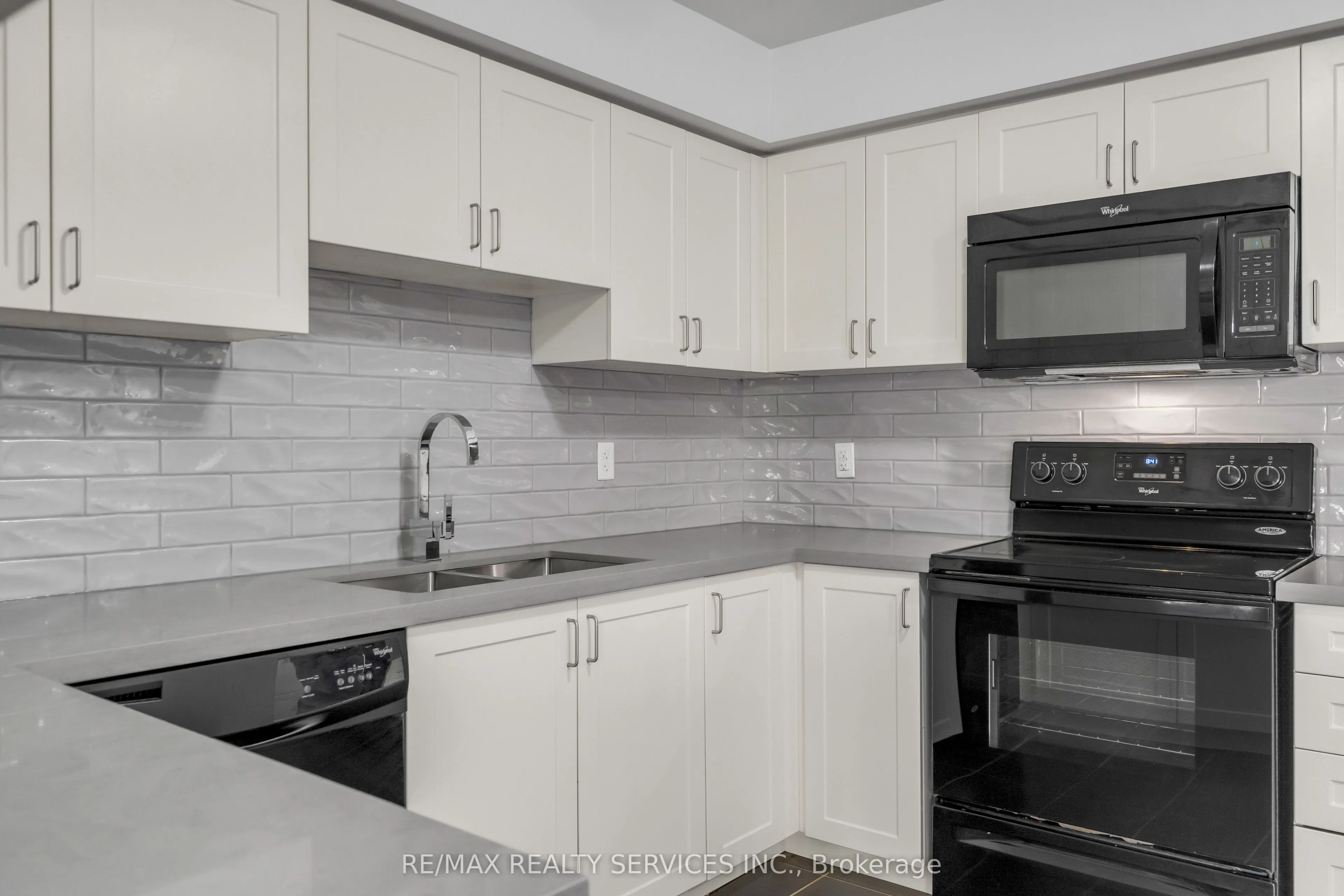 43 Hays Boulevard, #3