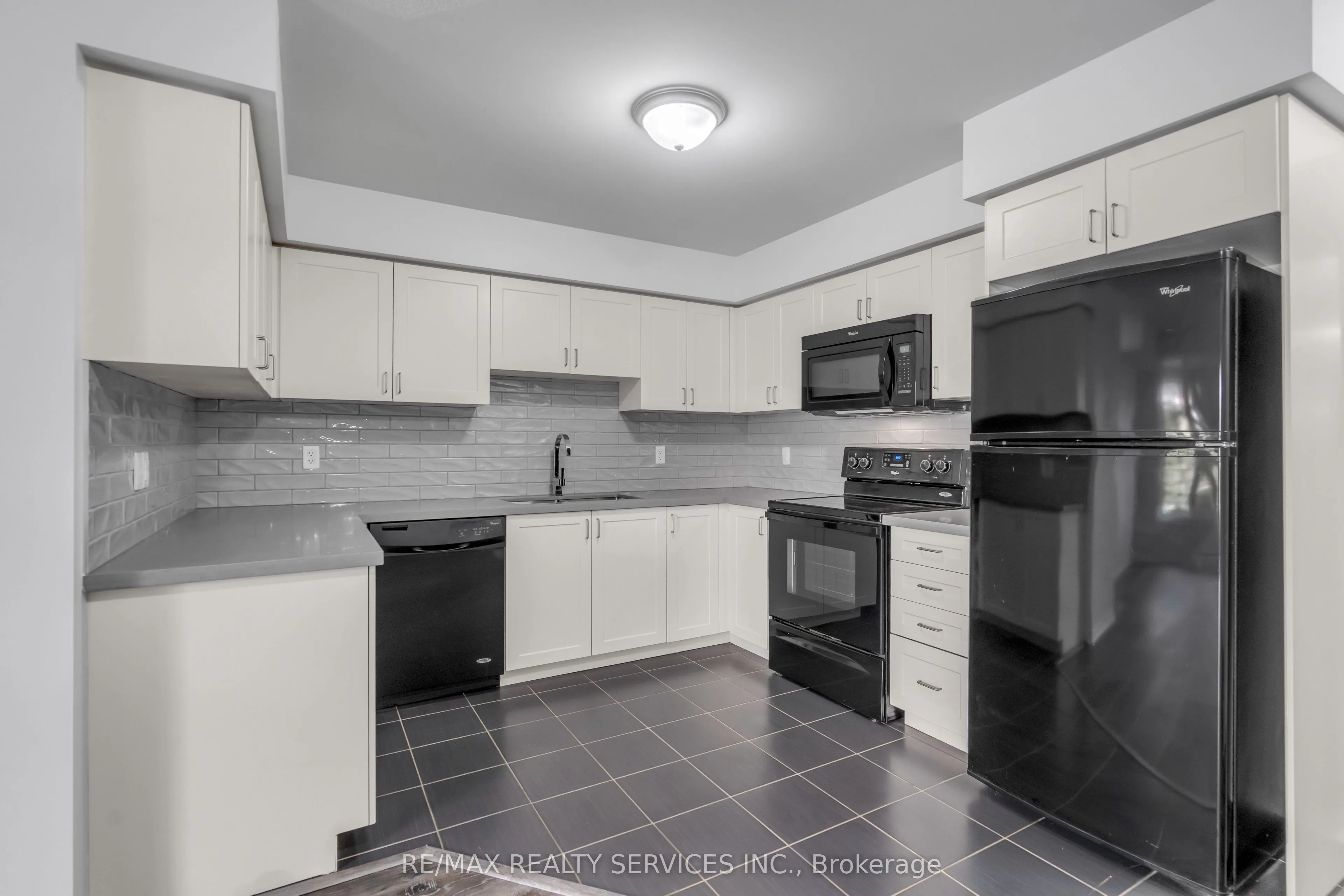 43 Hays Boulevard, #3