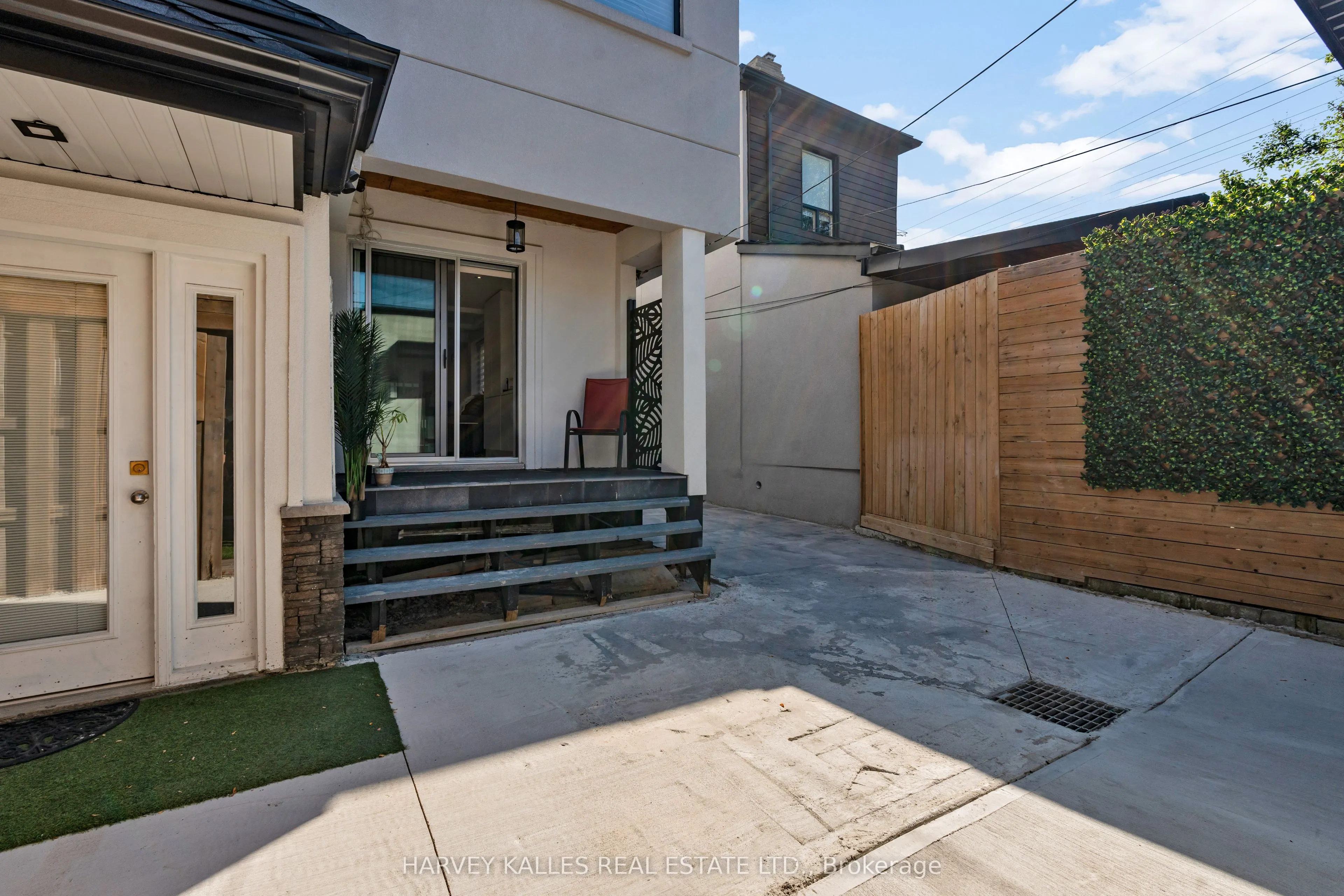 58 Carrick Avenue, #Upper