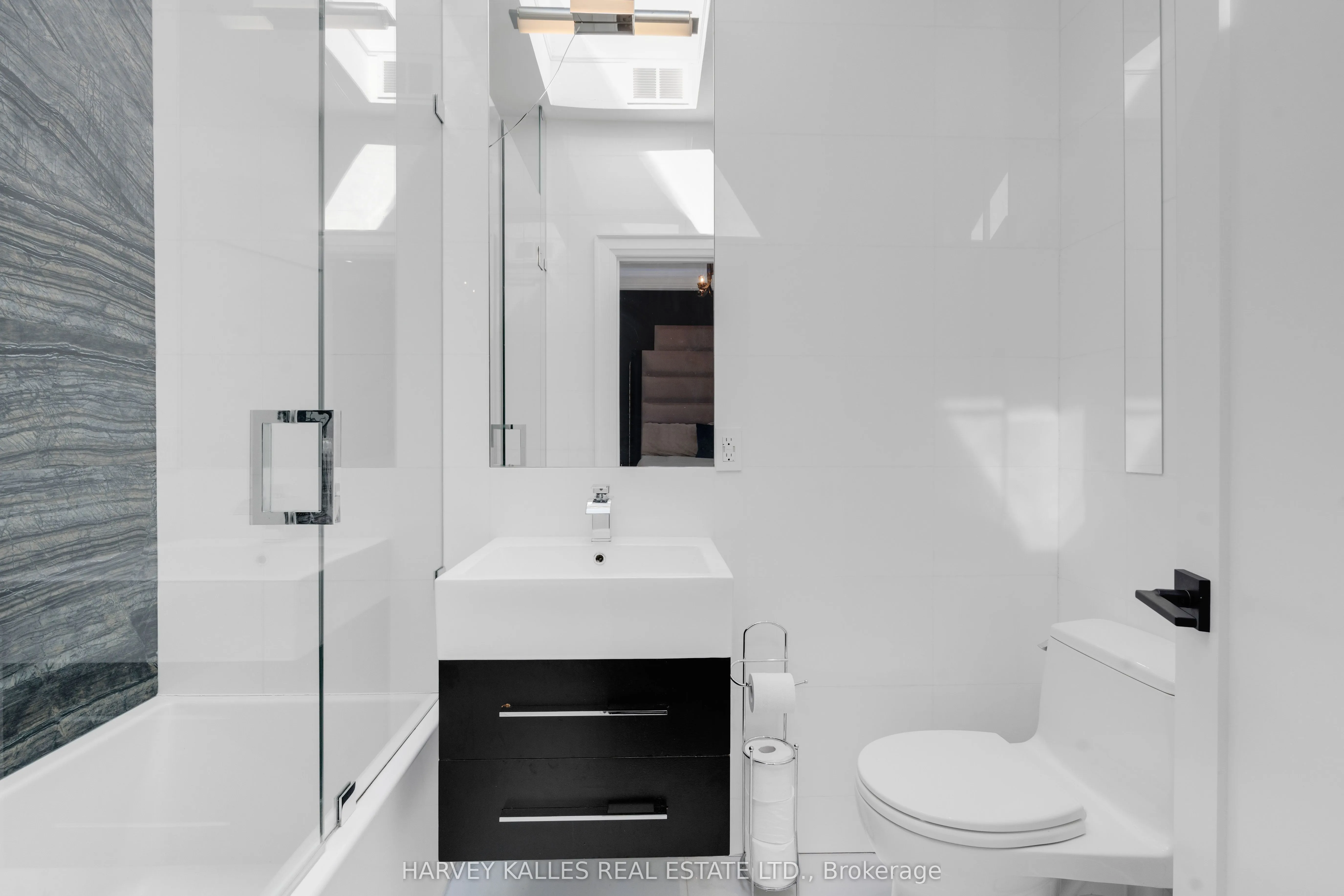 58 Carrick Avenue, #Upper