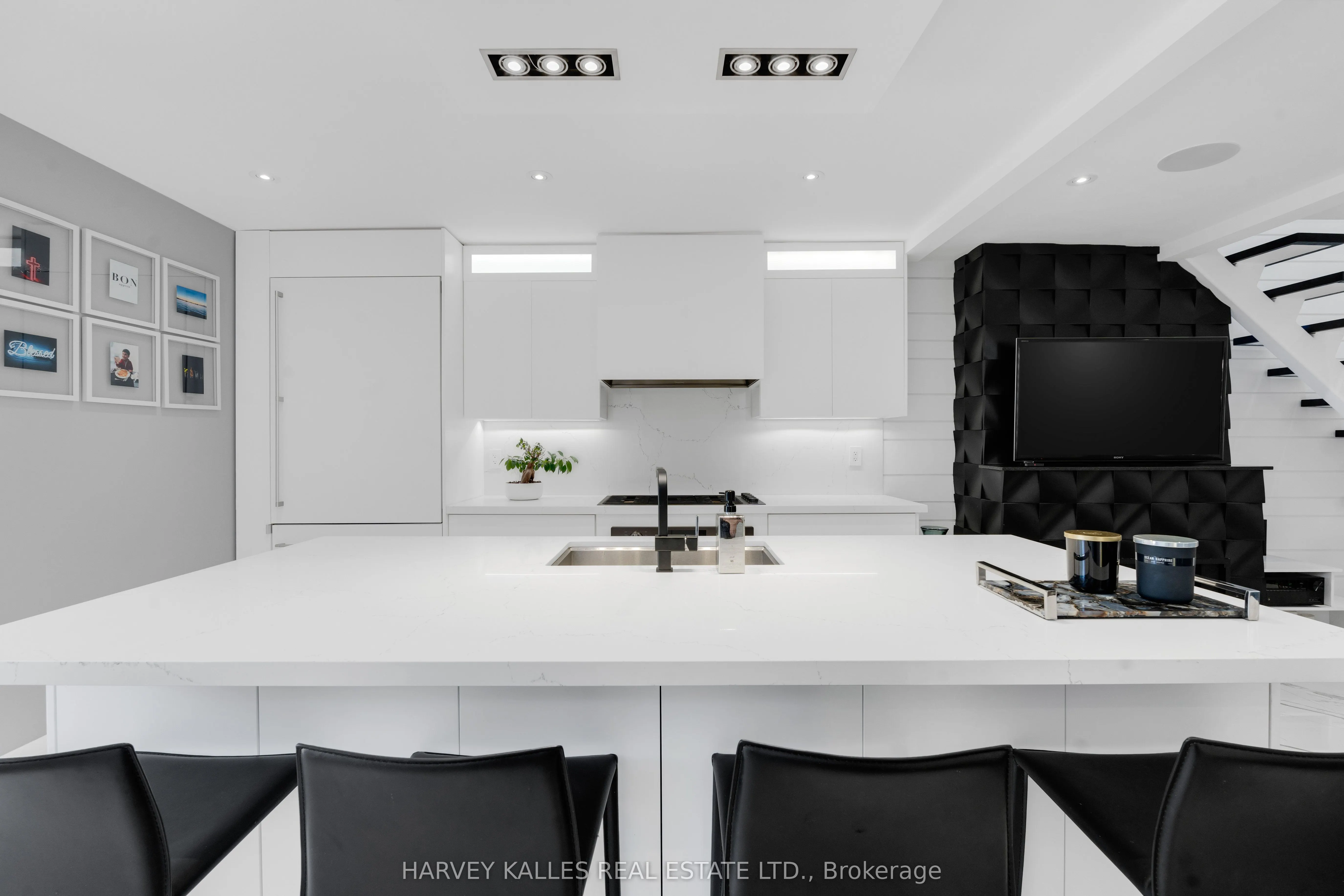 58 Carrick Avenue, #Upper