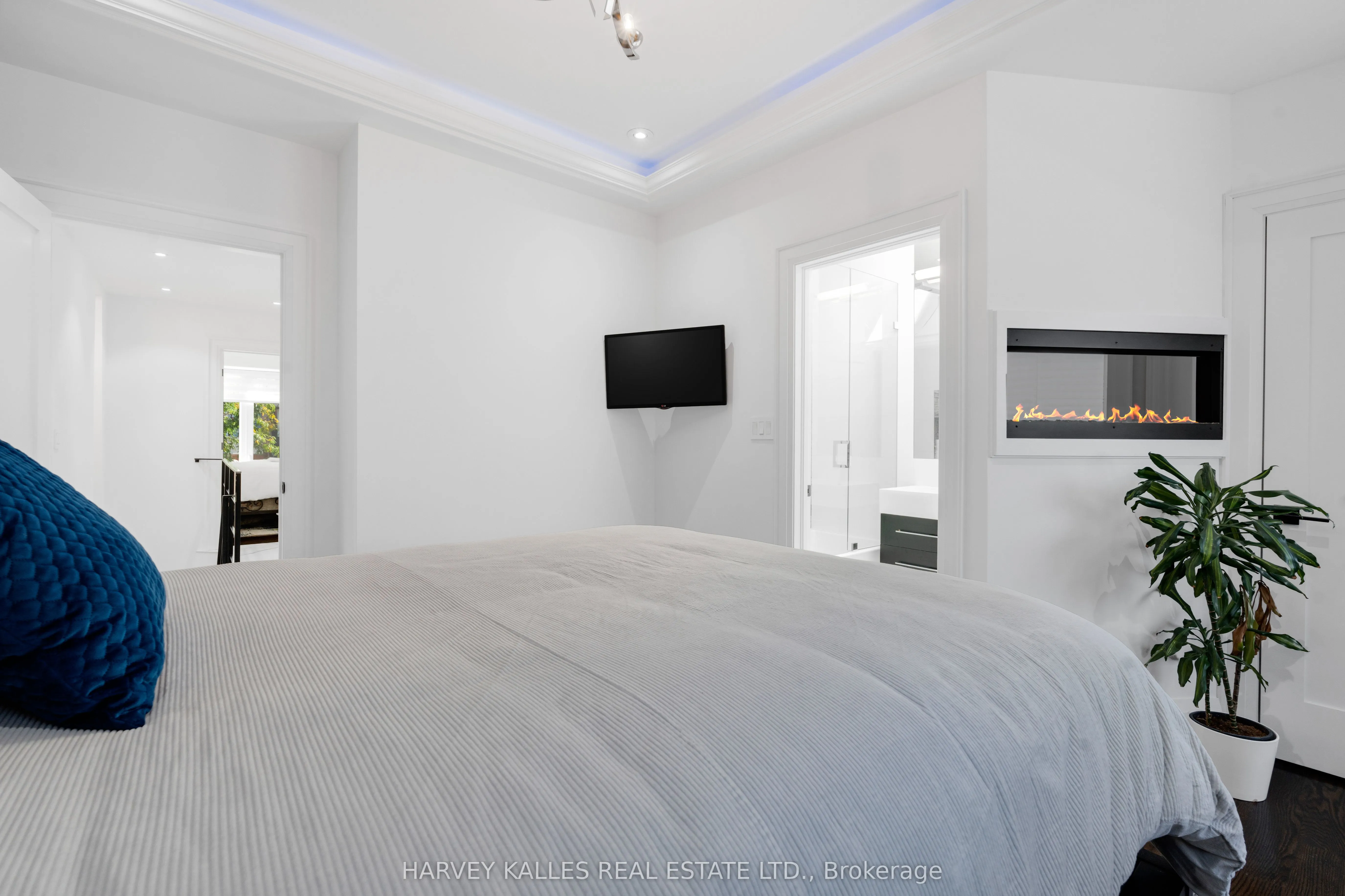 58 Carrick Avenue, #Upper