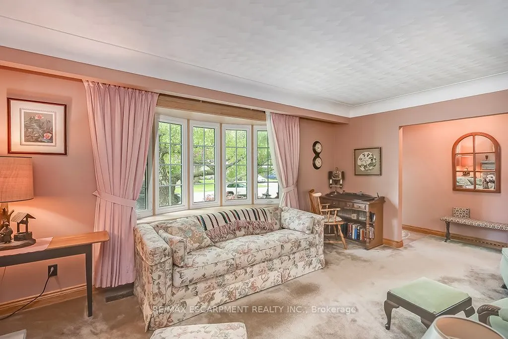 327 Strathcona Drive