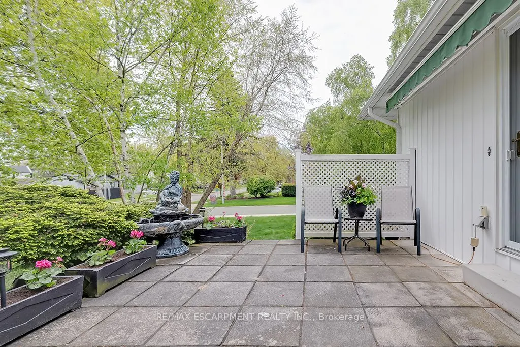 327 Strathcona Drive