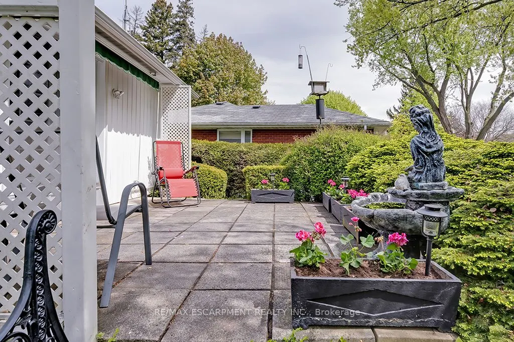 327 Strathcona Drive