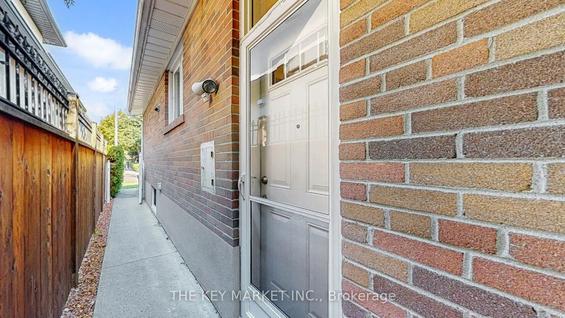 1277 Tyneburn Crescent