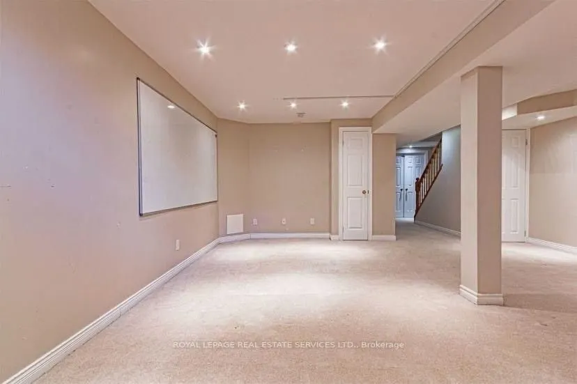 2220 Ridge Landing