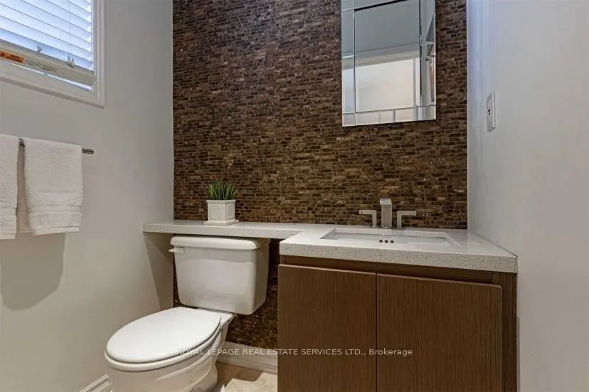 2220 Ridge Landing
