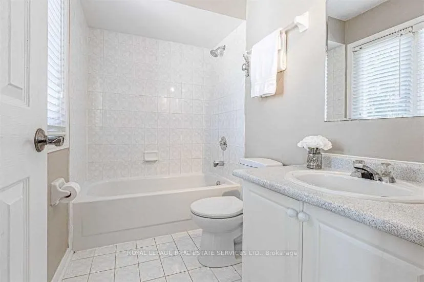 2220 Ridge Landing