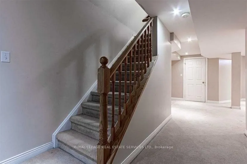 2220 Ridge Landing