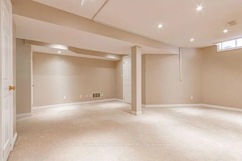 2220 Ridge Landing