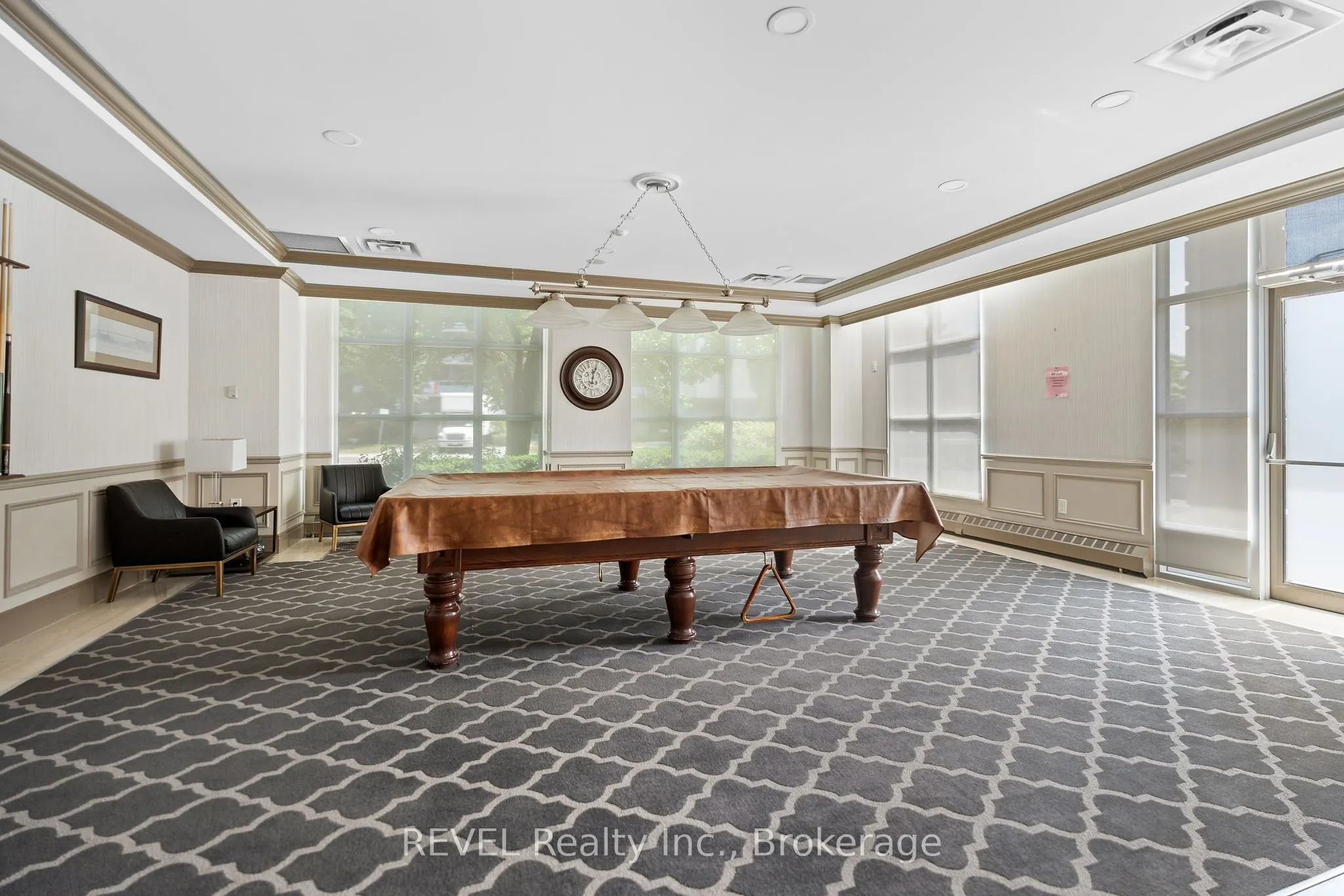 442 Maple Avenue, #905