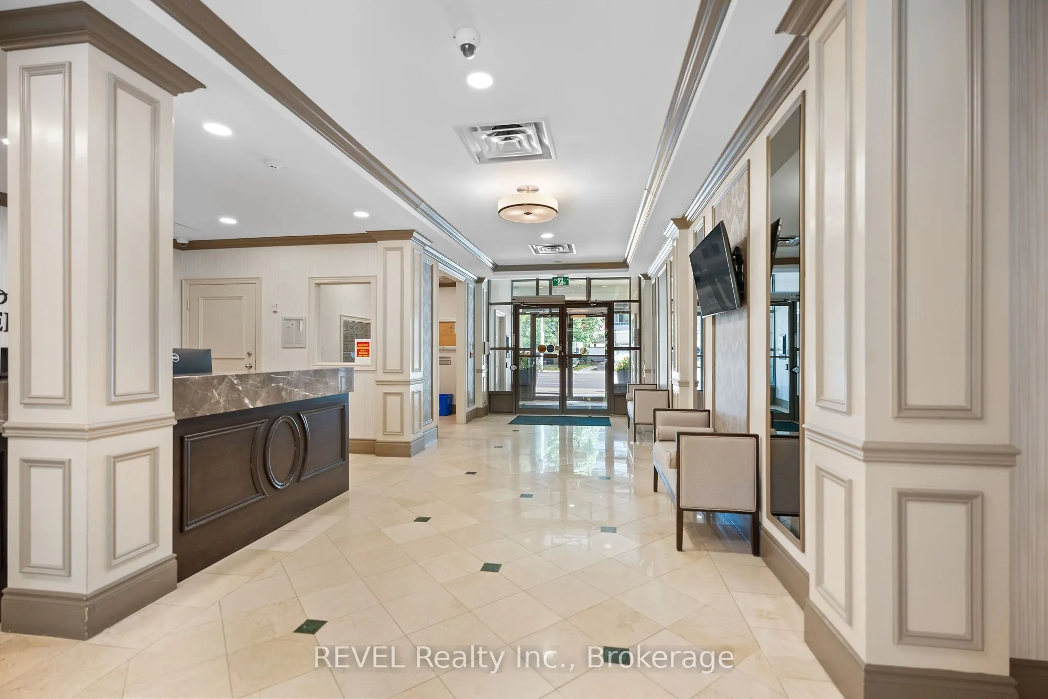 442 Maple Avenue, #905