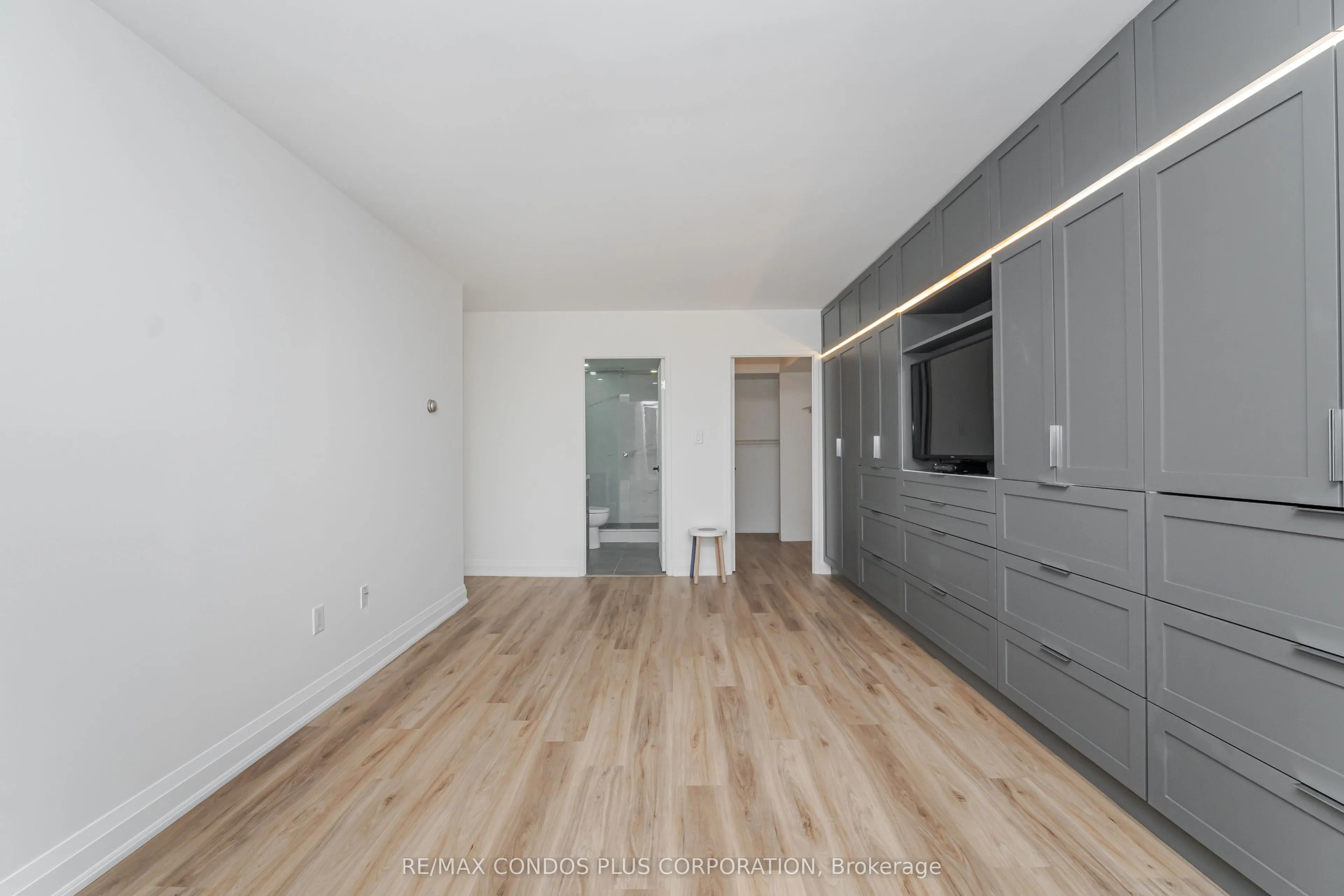 2045 LAKE SHORE Boulevard W, #805