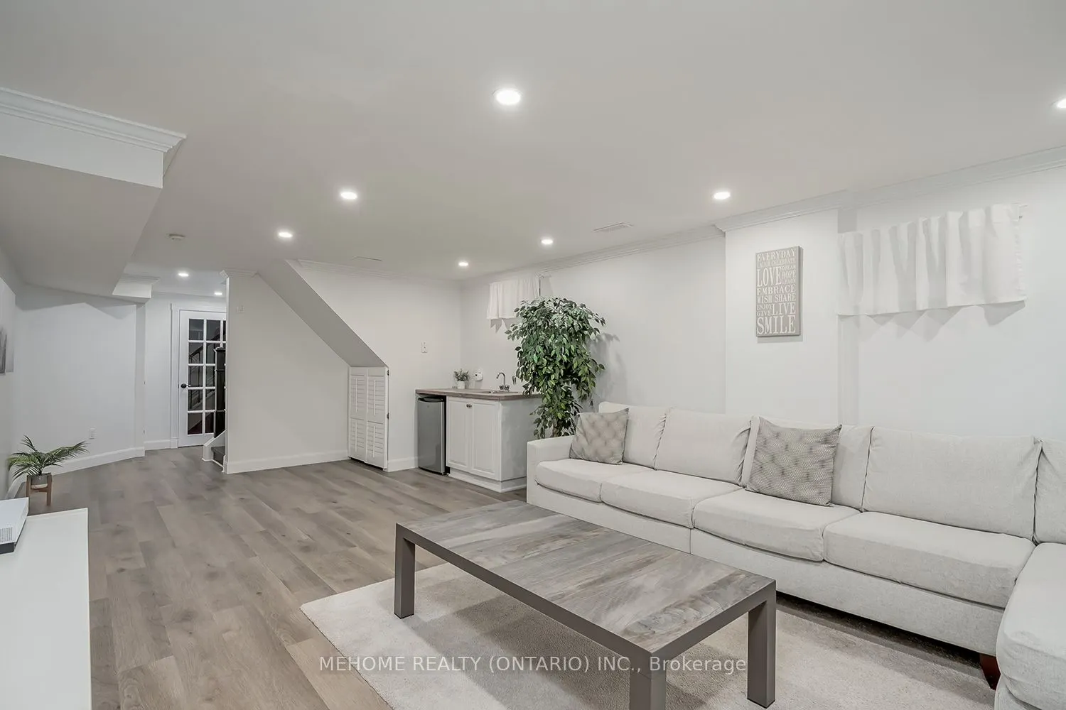 2126 Springdale Road