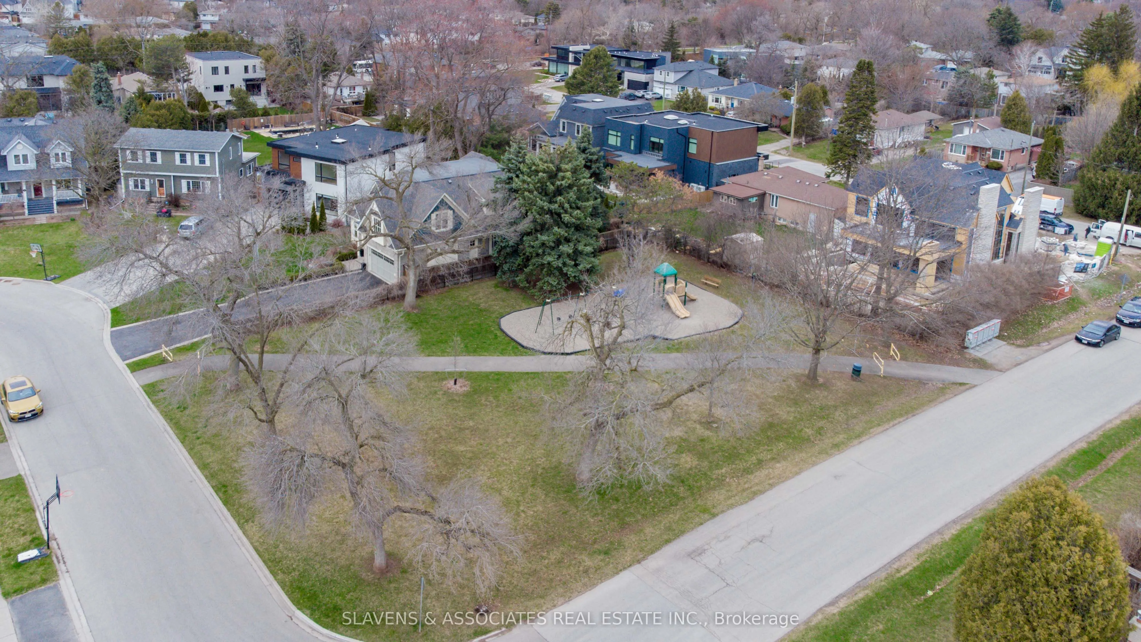271 Jennings Crescent