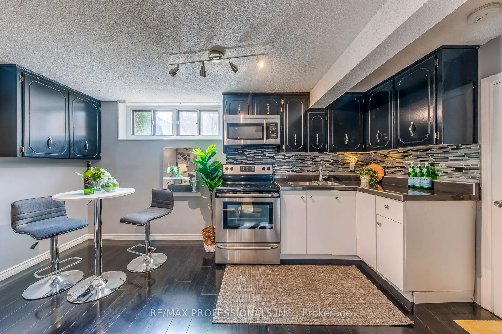 28 Summerfield Crescent