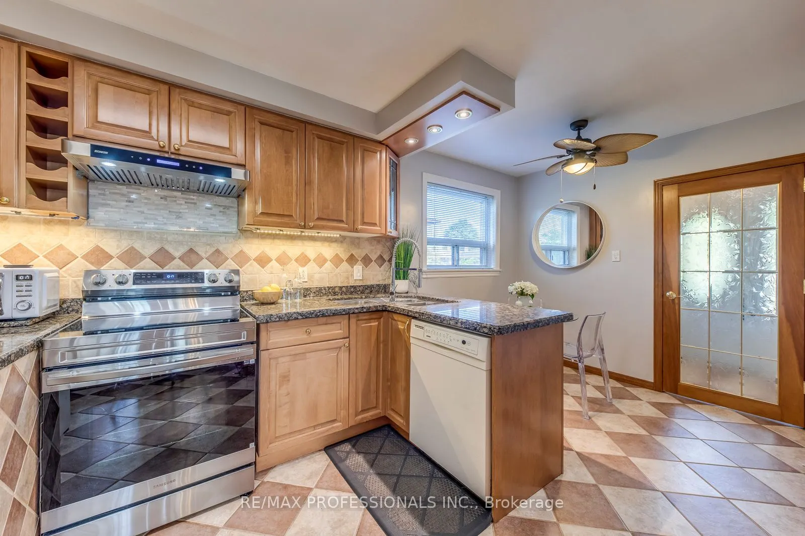 28 Summerfield Crescent