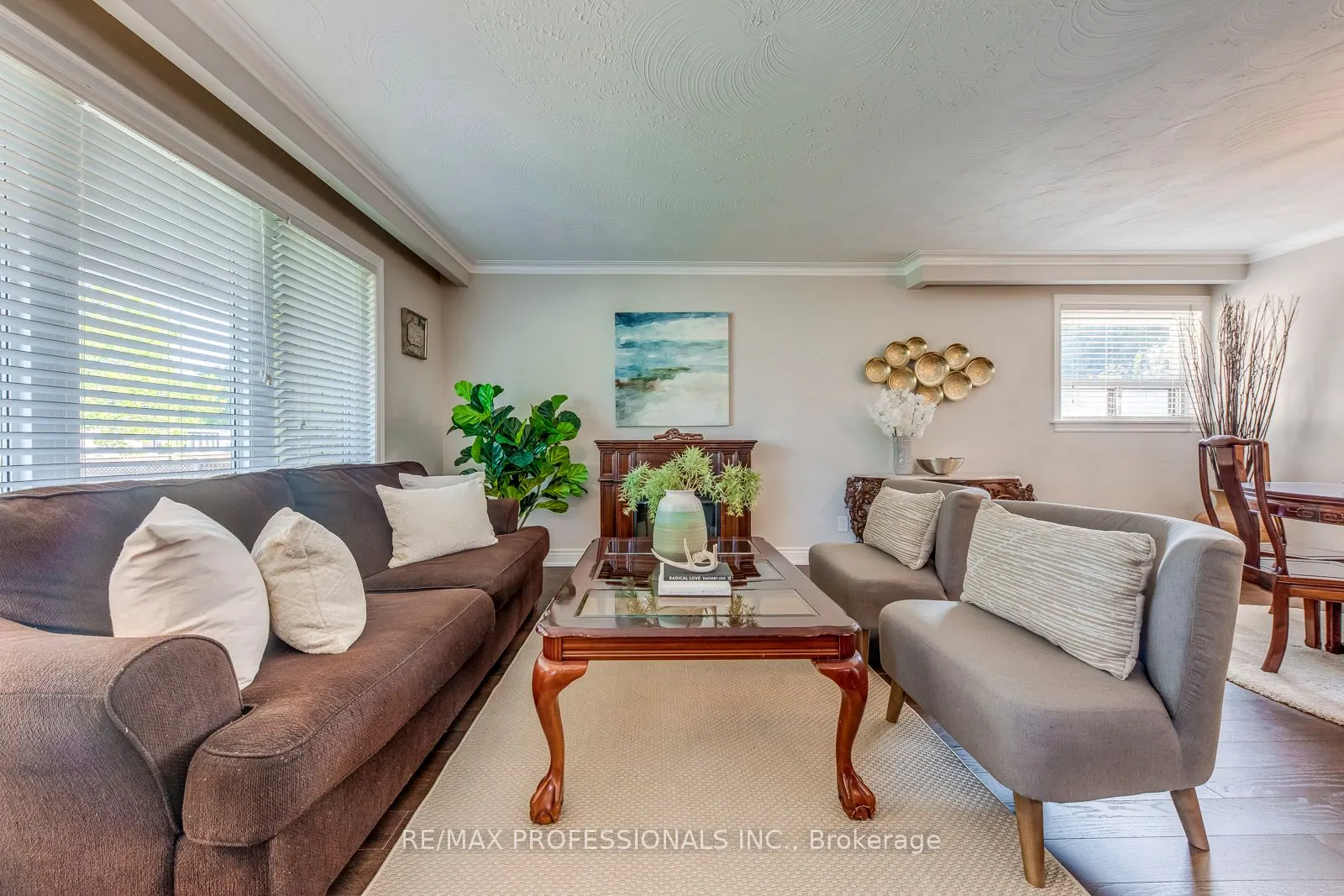 28 Summerfield Crescent