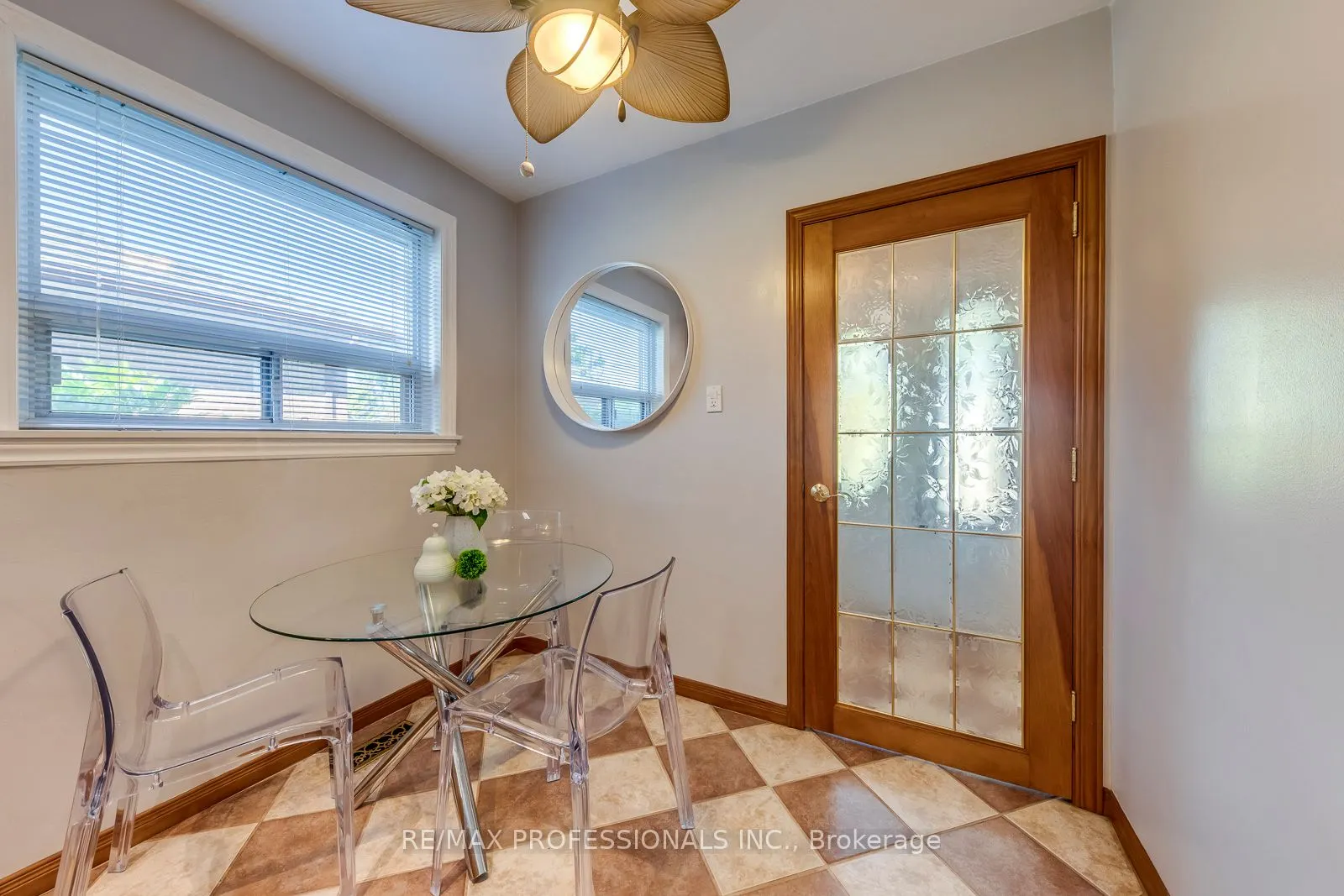 28 Summerfield Crescent