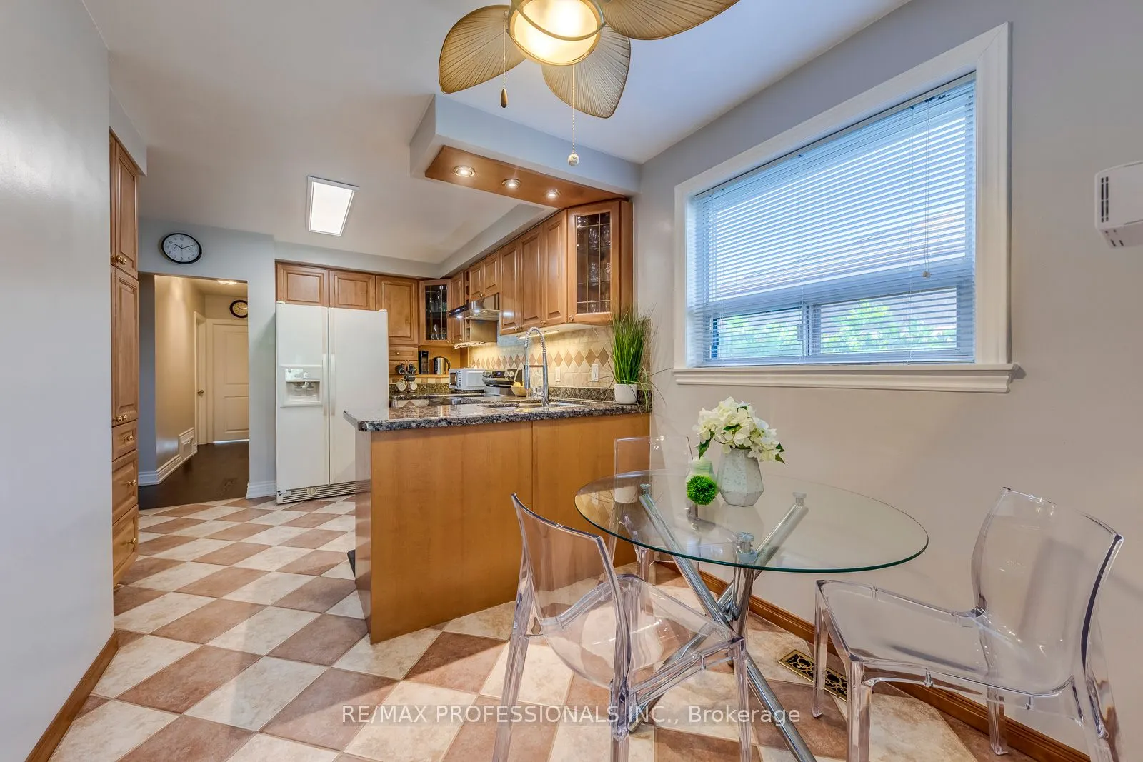 28 Summerfield Crescent