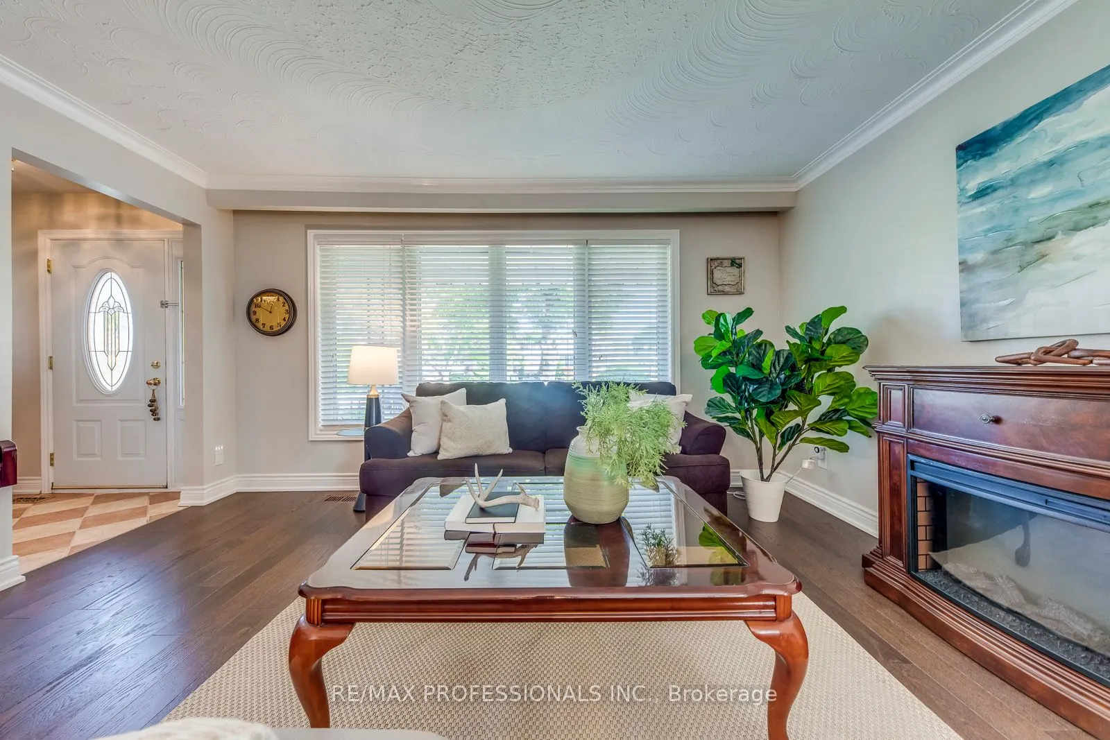 28 Summerfield Crescent