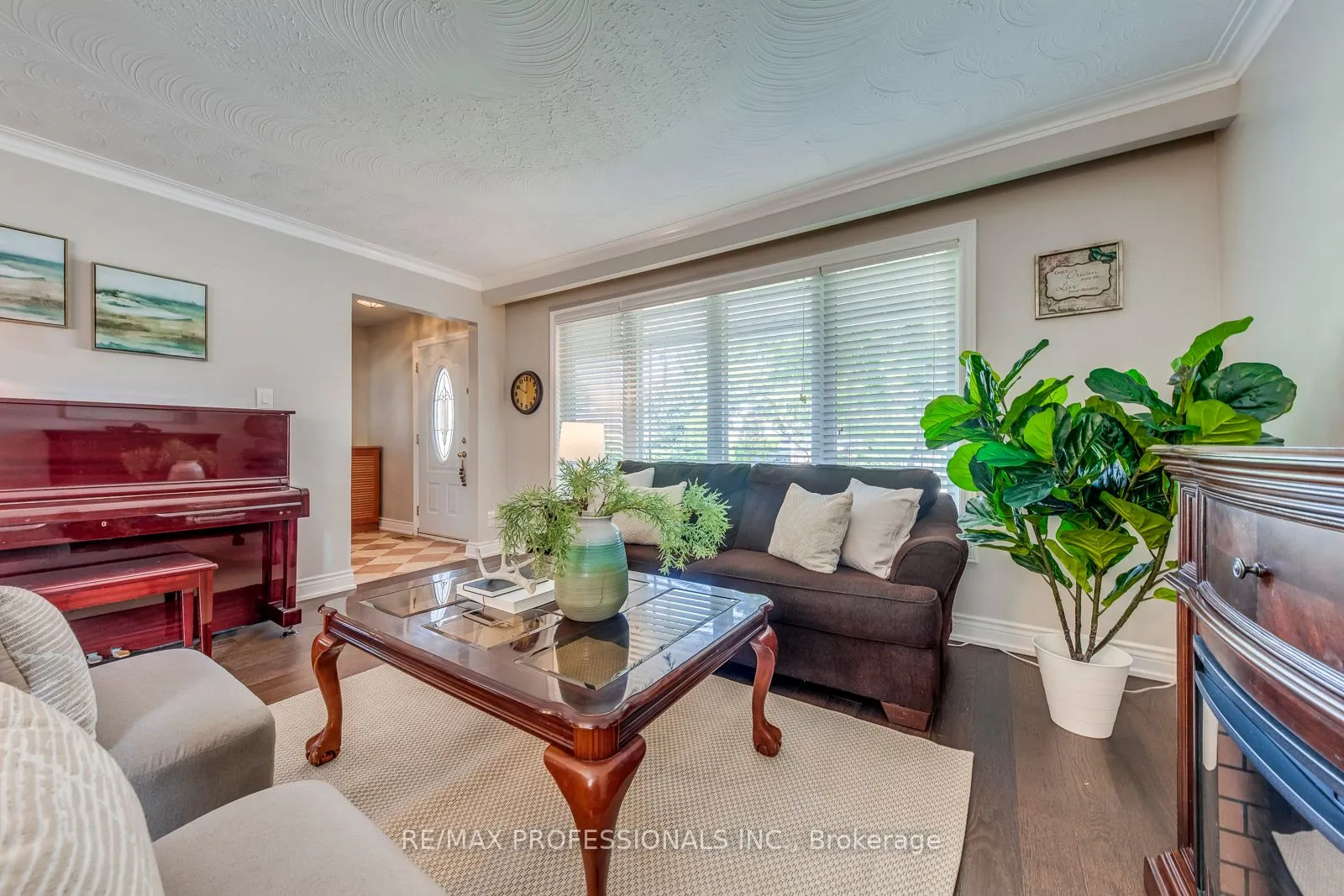 28 Summerfield Crescent