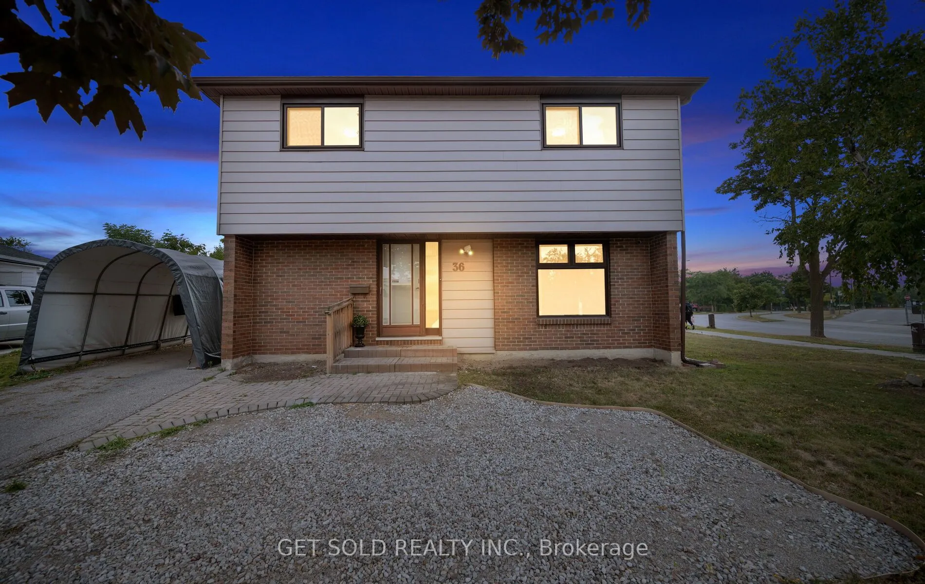 36 Shalom Crescent