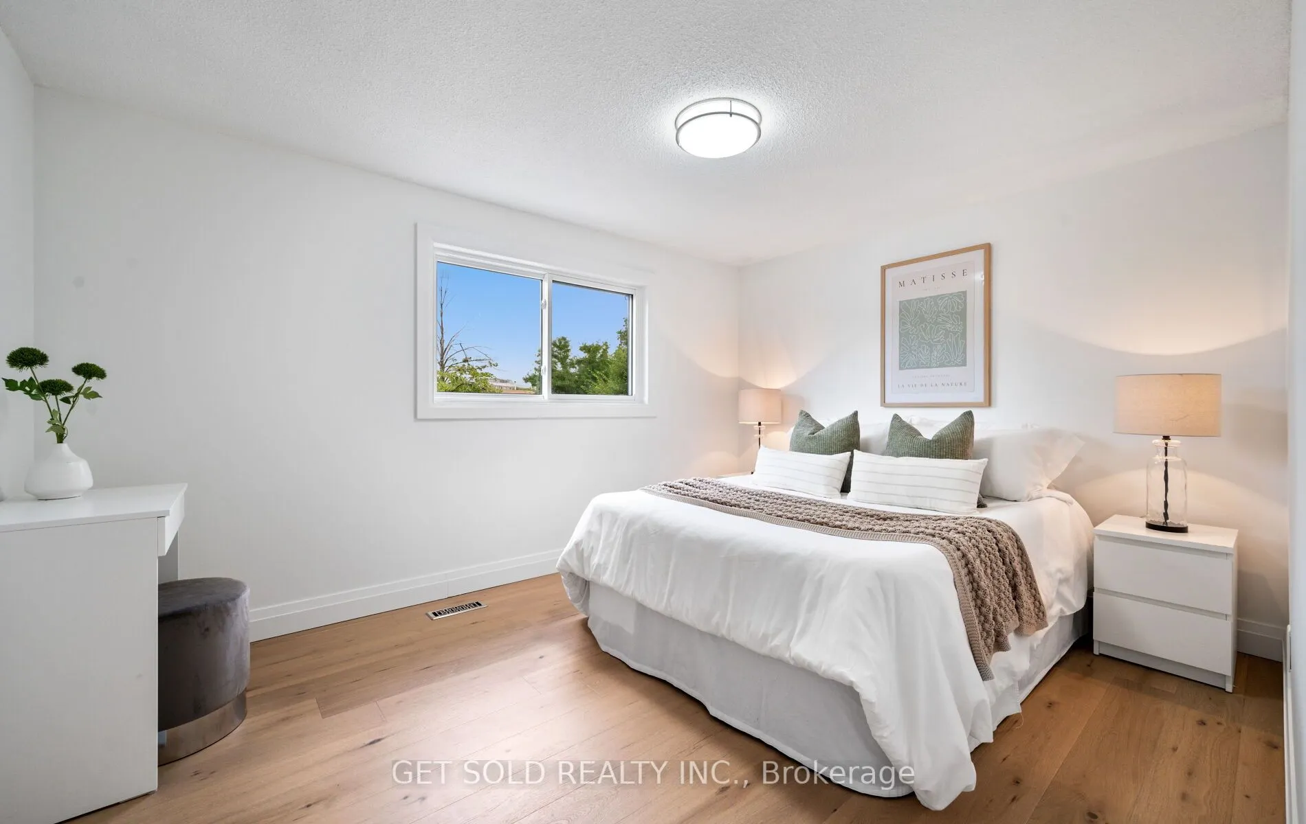 36 Shalom Crescent